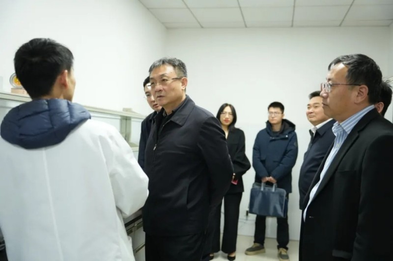 山東省供銷(xiāo)合作社聯(lián)合社黨組書(shū)記、理事會(huì)主任張傳忠一行蒞臨公司調(diào)研交流