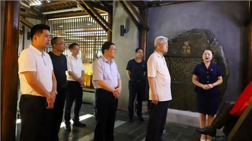 原國(guó)務(wù)院參事、國(guó)家制造強(qiáng)國(guó)建設(shè)戰(zhàn)略咨詢(xún)委員會(huì)委員張綱一行來(lái)集團(tuán)白沙溪茶廠考察調(diào)研